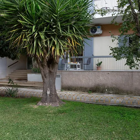 Newly Remodeled Dream Condominiun In Kifisia With Garden & Grass Lawn-3